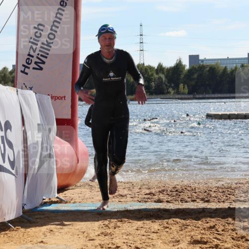 07.09.2025 - 19. Norderstedt Triathlon Luisa Fischer http://msf.ph/oto/8764784 07.09.2025 15:05:00 Schwimmen 868, 883, 938, 1523 meine-sportfotos.de