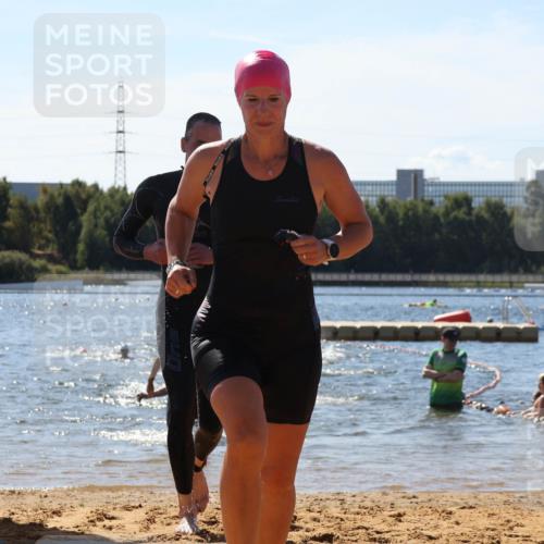 07.09.2025 - 19. Norderstedt Triathlon Luisa Fischer http://msf.ph/oto/8764787 07.09.2025 12:34:22 Schwimmen 230, 240, 311, 1259 meine-sportfotos.de