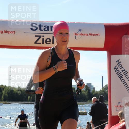 07.09.2025 - 19. Norderstedt Triathlon Luisa Fischer http://msf.ph/oto/8764790 07.09.2025 12:34:23 Schwimmen 230, 240, 311, 1215, 1259 meine-sportfotos.de