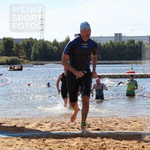 07.09.2025 - 19. Norderstedt Triathlon Luisa Fischer http://msf.ph/oto/8764823 07.09.2025 12:34:28 Schwimmen 211, 230, 240, 1215, 1259 meine-sportfotos.de