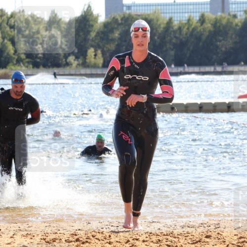 07.09.2025 - 19. Norderstedt Triathlon Luisa Fischer http://msf.ph/oto/8764849 07.09.2025 15:05:25 Schwimmen 942, 1460, 1522 meine-sportfotos.de
