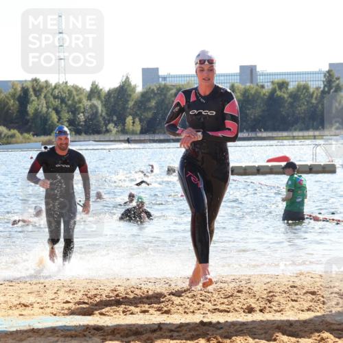 07.09.2025 - 19. Norderstedt Triathlon Luisa Fischer http://msf.ph/oto/8764855 07.09.2025 15:05:26 Schwimmen 942, 1460, 1522 meine-sportfotos.de