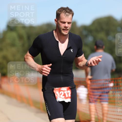 07.09.2025 - 19. Norderstedt Triathlon Michael Strokosch http://msf.ph/oto/8764862 07.09.2025 12:58:40 Laufen 1212, 1329 meine-sportfotos.de