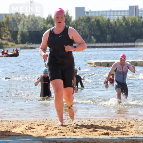 07.09.2025 - 19. Norderstedt Triathlon Luisa Fischer http://msf.ph/oto/8764872 07.09.2025 12:34:32 Schwimmen 211, 230, 1215, 1259 meine-sportfotos.de