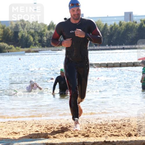 07.09.2025 - 19. Norderstedt Triathlon Luisa Fischer http://msf.ph/oto/8764877 07.09.2025 15:05:28 Schwimmen 942, 1460, 1522 meine-sportfotos.de