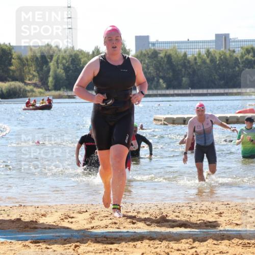 07.09.2025 - 19. Norderstedt Triathlon Luisa Fischer http://msf.ph/oto/8764878 07.09.2025 12:34:33 Schwimmen 211, 230, 241, 855, 1215 meine-sportfotos.de