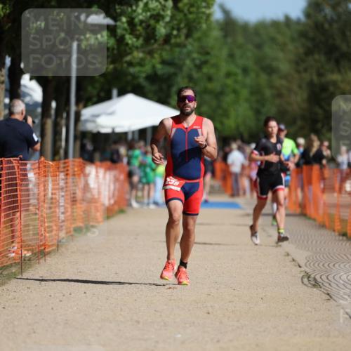 07.09.2025 - 19. Norderstedt Triathlon Michael Strokosch http://msf.ph/oto/8764909 07.09.2025 11:31:35 Laufen 238 meine-sportfotos.de