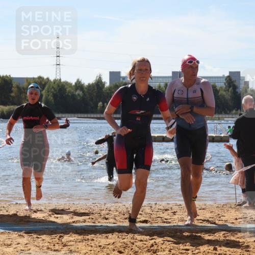 07.09.2025 - 19. Norderstedt Triathlon Luisa Fischer http://msf.ph/oto/8764911 07.09.2025 12:34:39 Schwimmen 211, 241, 841, 855, 1215 meine-sportfotos.de