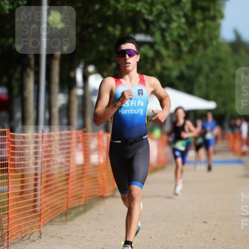 07.09.2025 - 19. Norderstedt Triathlon Michael Strokosch http://msf.ph/oto/8764913 07.09.2025 10:48:43 Laufen 71, 654 meine-sportfotos.de
