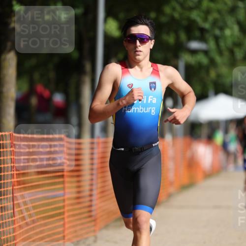 07.09.2025 - 19. Norderstedt Triathlon Michael Strokosch http://msf.ph/oto/8764938 07.09.2025 10:48:44 Laufen 71, 654 meine-sportfotos.de