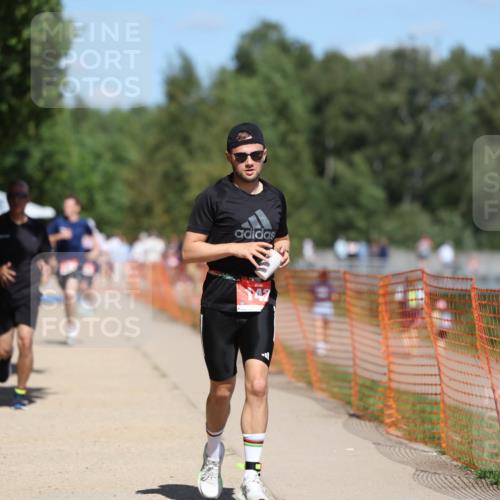 07.09.2025 - 19. Norderstedt Triathlon Michael Strokosch http://msf.ph/oto/8764955 07.09.2025 13:20:21 Laufen 141, 142, 1299 meine-sportfotos.de