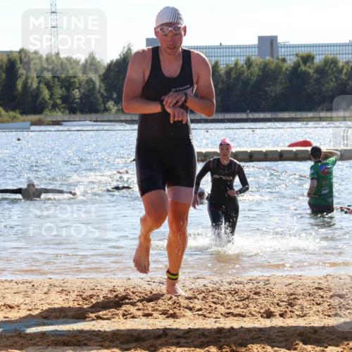 07.09.2025 - 19. Norderstedt Triathlon Luisa Fischer http://msf.ph/oto/8764978 07.09.2025 15:05:47 Schwimmen 937, 1411, 1413, 1475, 1527, 1546 meine-sportfotos.de