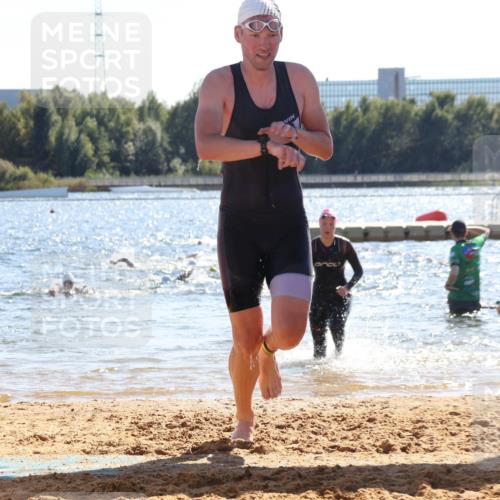 07.09.2025 - 19. Norderstedt Triathlon Luisa Fischer http://msf.ph/oto/8764982 07.09.2025 15:05:48 Schwimmen 937, 1411, 1413, 1475, 1527, 1546 meine-sportfotos.de