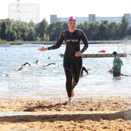 07.09.2025 - 19. Norderstedt Triathlon Luisa Fischer http://msf.ph/oto/8765029 07.09.2025 15:05:52 Schwimmen 1411, 1475, 1527 meine-sportfotos.de