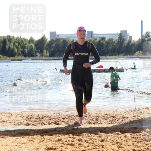 07.09.2025 - 19. Norderstedt Triathlon Luisa Fischer http://msf.ph/oto/8765040 07.09.2025 15:05:53 Schwimmen 1411, 1475, 1527 meine-sportfotos.de
