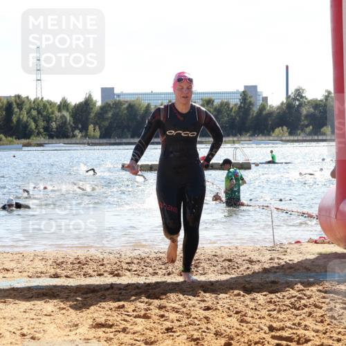 07.09.2025 - 19. Norderstedt Triathlon Luisa Fischer http://msf.ph/oto/8765045 07.09.2025 15:05:53 Schwimmen 1411, 1475, 1527 meine-sportfotos.de