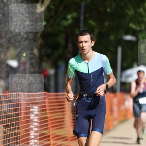 07.09.2025 - 19. Norderstedt Triathlon Michael Strokosch http://msf.ph/oto/8765083 07.09.2025 12:13:28 Laufen 765, 1161, 1182, 1190 meine-sportfotos.de