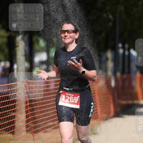 07.09.2025 - 19. Norderstedt Triathlon Michael Strokosch http://msf.ph/oto/8765100 07.09.2025 12:58:59 Laufen 224, 701, 1269 meine-sportfotos.de