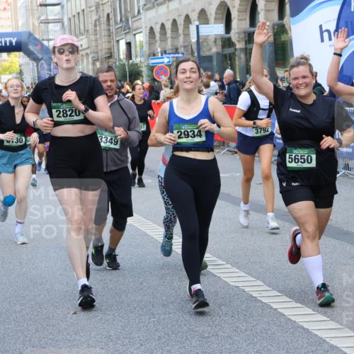 07.09.2025 - BARMER Alsterlauf Strokosch-Dieckow http://msf.ph/oto/8765229 07.09.2025 10:11:57 Ziel 2128, 2226, 2942, 3302, 3444, 3445, 3446, 3471, 3990, 4101, 4413, 4518, 4519, 4561, 4694, 4829, 4899, 5492, 5630, 6199, 6200, 6310, 8170, 8181, 8182, 8228, 8229 meine-sportfotos.de