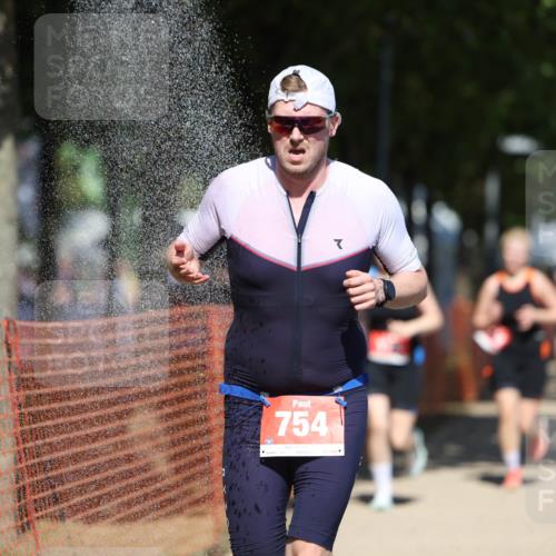 07.09.2025 - 19. Norderstedt Triathlon Michael Strokosch http://msf.ph/oto/8765263 07.09.2025 13:20:34 Laufen 175, 272, 754, 1374 meine-sportfotos.de