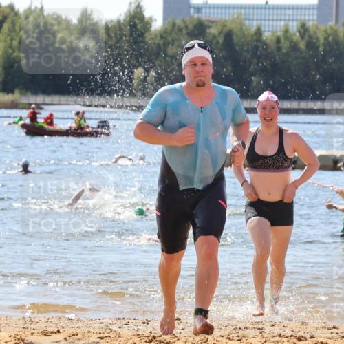 07.09.2025 - 19. Norderstedt Triathlon Luisa Fischer http://msf.ph/oto/8765271 07.09.2025 12:35:18 Schwimmen 160, 842 meine-sportfotos.de
