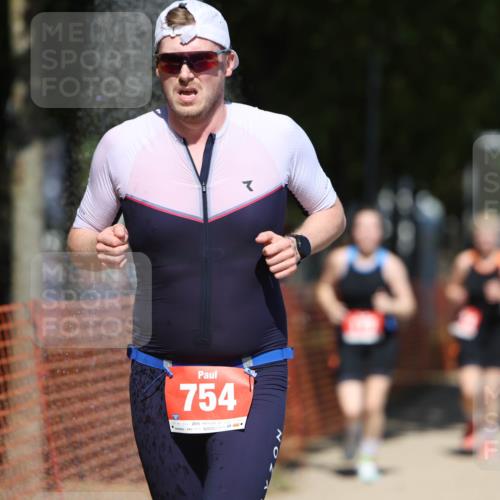 07.09.2025 - 19. Norderstedt Triathlon Michael Strokosch http://msf.ph/oto/8765282 07.09.2025 13:20:34 Laufen 175, 272, 754, 1374 meine-sportfotos.de