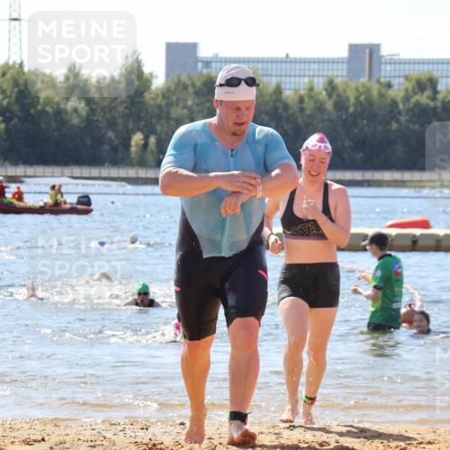 07.09.2025 - 19. Norderstedt Triathlon Luisa Fischer http://msf.ph/oto/8765283 07.09.2025 12:35:18 Schwimmen 160, 842 meine-sportfotos.de