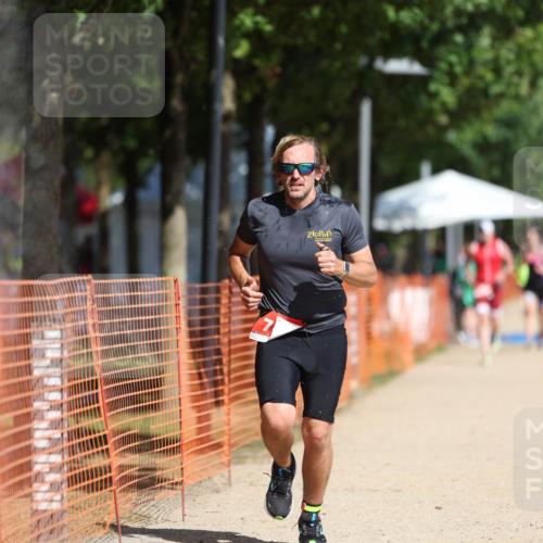 07.09.2025 - 19. Norderstedt Triathlon Michael Strokosch http://msf.ph/oto/8765292 07.09.2025 12:13:50 Laufen 287, 748 meine-sportfotos.de