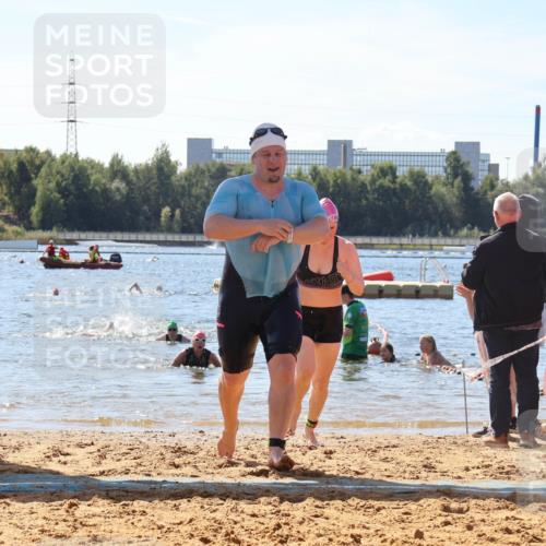07.09.2025 - 19. Norderstedt Triathlon Luisa Fischer http://msf.ph/oto/8765293 07.09.2025 12:35:19 Schwimmen 160, 842 meine-sportfotos.de