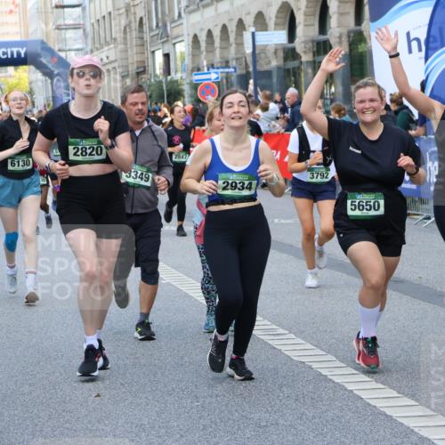 07.09.2025 - BARMER Alsterlauf Strokosch-Dieckow http://msf.ph/oto/8765306 07.09.2025 10:11:57 Ziel 2128, 2226, 2942, 3302, 3444, 3445, 3446, 3471, 3990, 4101, 4413, 4518, 4519, 4561, 4694, 4829, 4899, 5492, 5630, 6199, 6200, 6310, 8170, 8181, 8182, 8228, 8229 meine-sportfotos.de