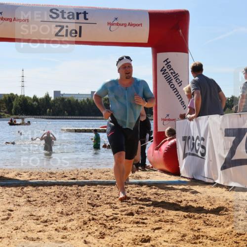 07.09.2025 - 19. Norderstedt Triathlon Luisa Fischer http://msf.ph/oto/8765316 07.09.2025 12:35:21 Schwimmen 160, 842 meine-sportfotos.de