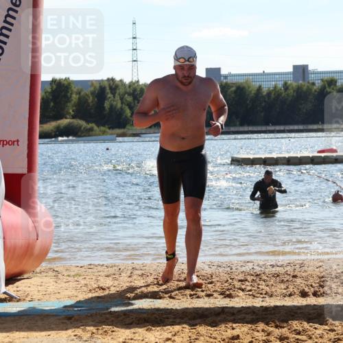 07.09.2025 - 19. Norderstedt Triathlon Luisa Fischer http://msf.ph/oto/8765325 07.09.2025 15:06:25 Schwimmen 436, 902, 945, 955, 1427, 1544 meine-sportfotos.de