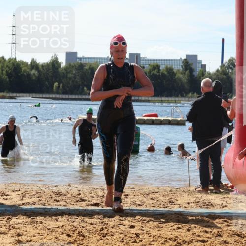 07.09.2025 - 19. Norderstedt Triathlon Luisa Fischer http://msf.ph/oto/8765333 07.09.2025 12:35:30 Schwimmen 160, 747, 842 meine-sportfotos.de