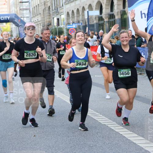 07.09.2025 - BARMER Alsterlauf Strokosch-Dieckow http://msf.ph/oto/8765350 07.09.2025 10:11:57 Ziel 2128, 2226, 2942, 3302, 3444, 3445, 3446, 3471, 3990, 4101, 4413, 4518, 4519, 4561, 4694, 4829, 4899, 5492, 5630, 6199, 6200, 6310, 8170, 8181, 8182, 8228, 8229 meine-sportfotos.de