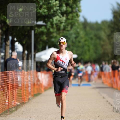 07.09.2025 - 19. Norderstedt Triathlon Michael Strokosch http://msf.ph/oto/8765395 07.09.2025 11:31:51 Laufen 200, 1176 meine-sportfotos.de