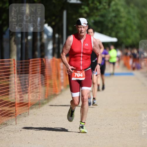 07.09.2025 - 19. Norderstedt Triathlon Michael Strokosch http://msf.ph/oto/8765406 07.09.2025 12:14:03 Laufen 704, 1334 meine-sportfotos.de