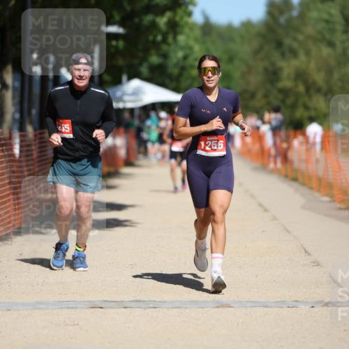 07.09.2025 - 19. Norderstedt Triathlon Michael Strokosch http://msf.ph/oto/8765415 07.09.2025 12:59:24 Laufen 1255, 1256 meine-sportfotos.de