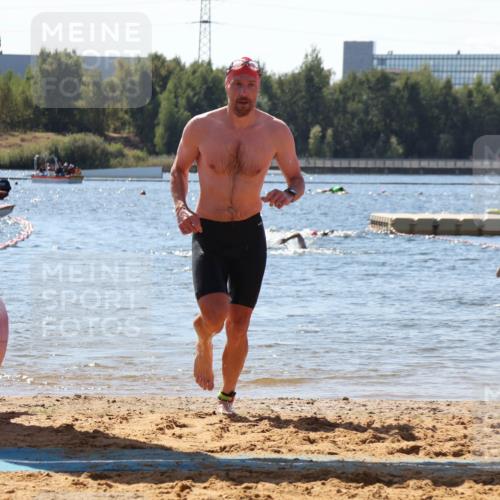 07.09.2025 - 19. Norderstedt Triathlon Luisa Fischer http://msf.ph/oto/8765417 07.09.2025 12:35:42 Schwimmen 317, 345, 348, 747 meine-sportfotos.de