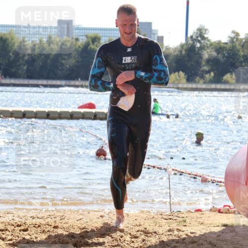 07.09.2025 - 19. Norderstedt Triathlon Luisa Fischer http://msf.ph/oto/8765418 07.09.2025 15:06:49 Schwimmen 866, 1400 meine-sportfotos.de