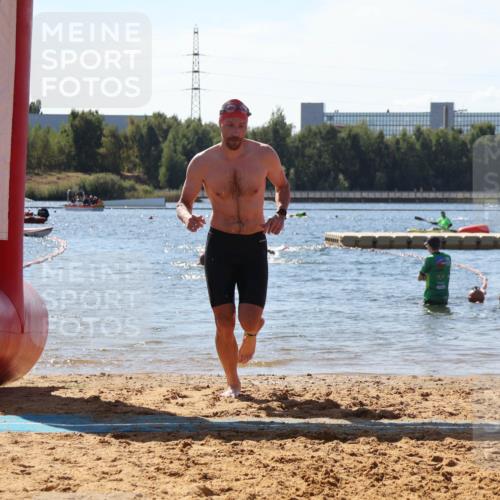 07.09.2025 - 19. Norderstedt Triathlon Luisa Fischer http://msf.ph/oto/8765424 07.09.2025 12:35:43 Schwimmen 317, 345, 348 meine-sportfotos.de