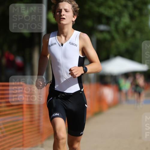 07.09.2025 - 19. Norderstedt Triathlon Michael Strokosch http://msf.ph/oto/8765439 07.09.2025 10:49:03 Laufen 113, 645, 665, 675 meine-sportfotos.de