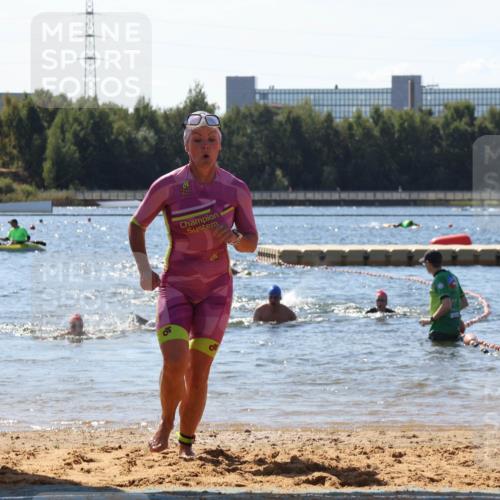 07.09.2025 - 19. Norderstedt Triathlon Luisa Fischer http://msf.ph/oto/8765451 07.09.2025 12:36:08 Schwimmen 235 meine-sportfotos.de