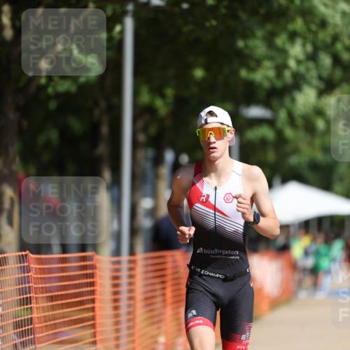 07.09.2025 - 19. Norderstedt Triathlon Michael Strokosch http://msf.ph/oto/8765457 07.09.2025 11:31:53 Laufen 1176 meine-sportfotos.de