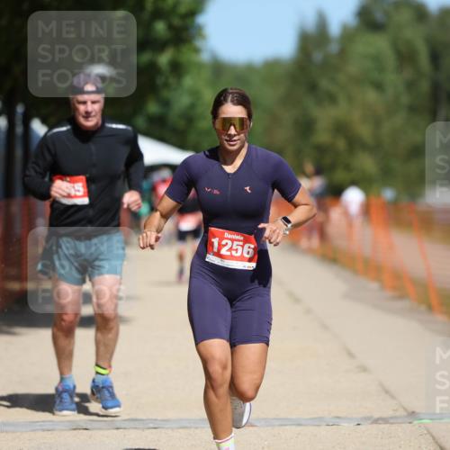 07.09.2025 - 19. Norderstedt Triathlon Michael Strokosch http://msf.ph/oto/8765460 07.09.2025 12:59:25 Laufen 1255, 1256 meine-sportfotos.de
