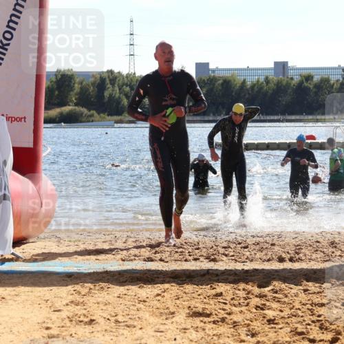 07.09.2025 - 19. Norderstedt Triathlon Luisa Fischer http://msf.ph/oto/8765574 07.09.2025 15:07:17 Schwimmen 910, 933, 1417, 1419, 1432 meine-sportfotos.de