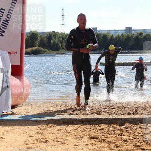 07.09.2025 - 19. Norderstedt Triathlon Luisa Fischer http://msf.ph/oto/8765577 07.09.2025 15:07:18 Schwimmen 910, 933, 1417, 1432 meine-sportfotos.de