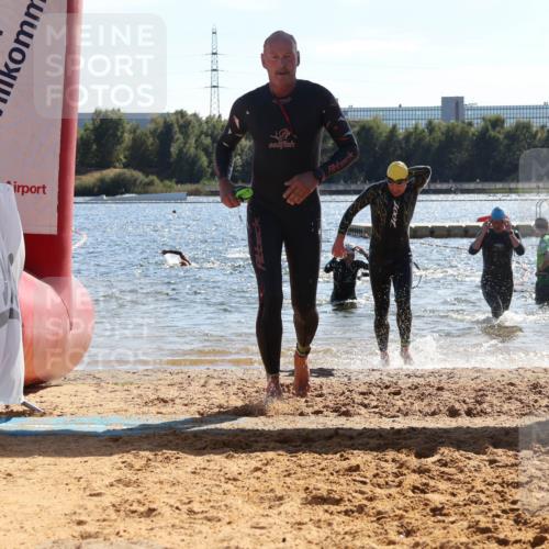 07.09.2025 - 19. Norderstedt Triathlon Luisa Fischer http://msf.ph/oto/8765580 07.09.2025 15:07:18 Schwimmen 910, 933, 1417, 1432 meine-sportfotos.de