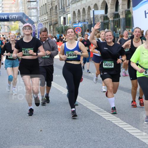 07.09.2025 - BARMER Alsterlauf Strokosch-Dieckow http://msf.ph/oto/8765605 07.09.2025 10:11:57 Ziel 2128, 2226, 2942, 3302, 3444, 3445, 3446, 3471, 3990, 4101, 4413, 4518, 4519, 4561, 4694, 4829, 4899, 5492, 5630, 6199, 6200, 6310, 8170, 8181, 8182, 8228, 8229 meine-sportfotos.de