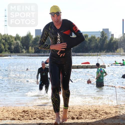 07.09.2025 - 19. Norderstedt Triathlon Luisa Fischer http://msf.ph/oto/8765610 07.09.2025 15:07:22 Schwimmen 910, 915, 933, 954, 1417 meine-sportfotos.de
