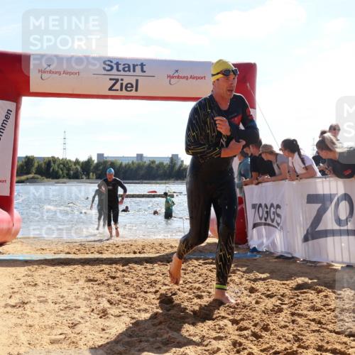 07.09.2025 - 19. Norderstedt Triathlon Luisa Fischer http://msf.ph/oto/8765625 07.09.2025 15:07:23 Schwimmen 910, 915, 933, 954, 1417 meine-sportfotos.de
